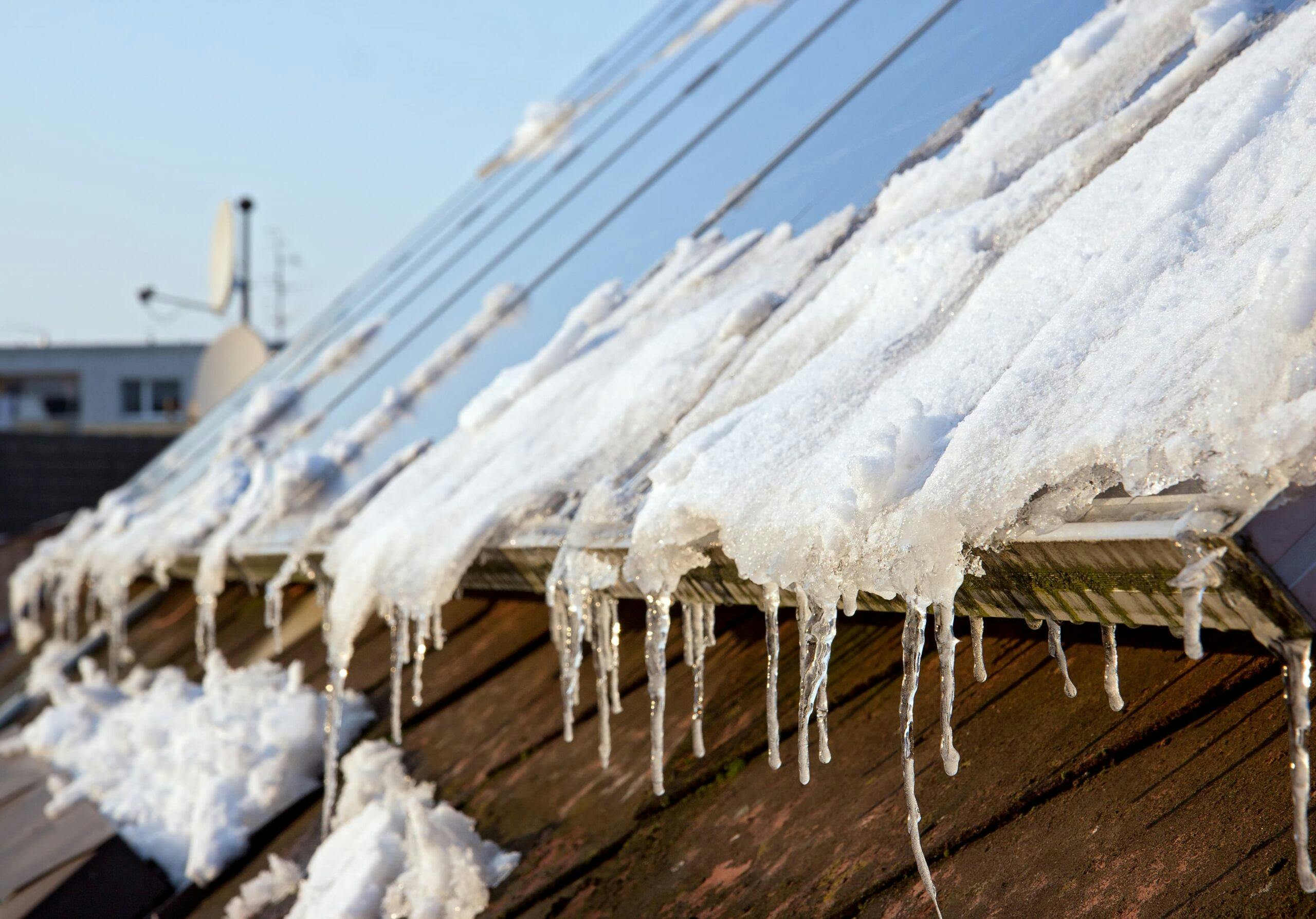 la-neige-recouvre-mes-panneaux-photovolta-ques-energreen